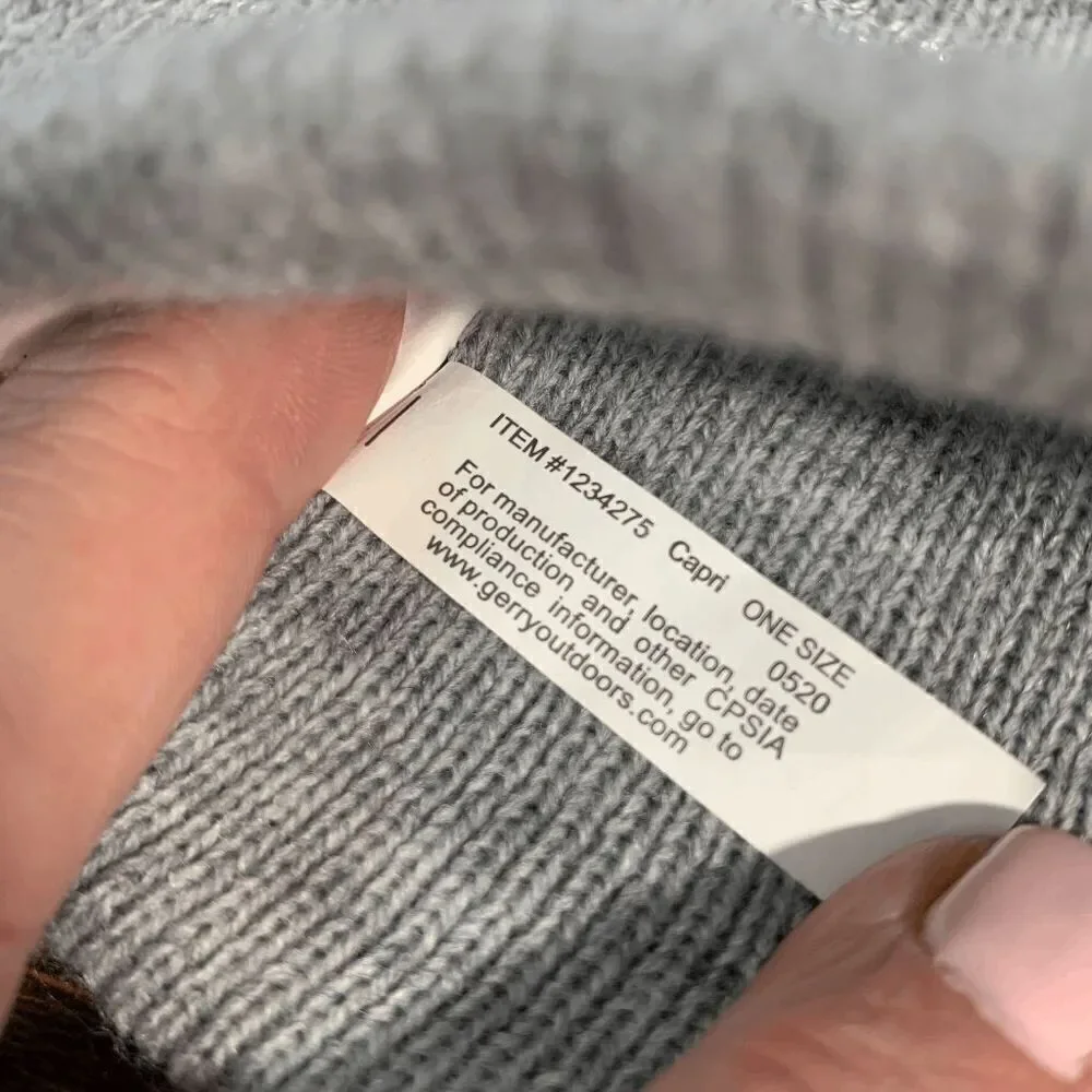 Gerry woMen's Gray Silver Striped Metallic Acrylic Knit Beanie Hat One Size